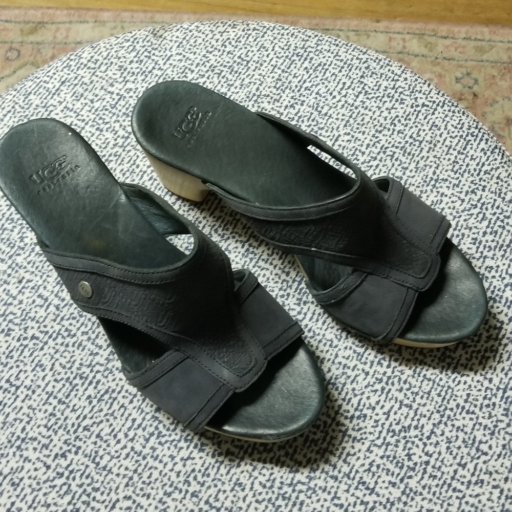 Ugg Australia open toe clogs black leather size 8